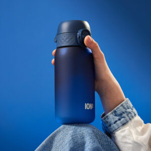 e423eca9aacaafb7396346d7472ce8b4.jpg ION8 butelka Recyclon 350 ml, w kolorze granatowym, do przedszkola, bez BPA
